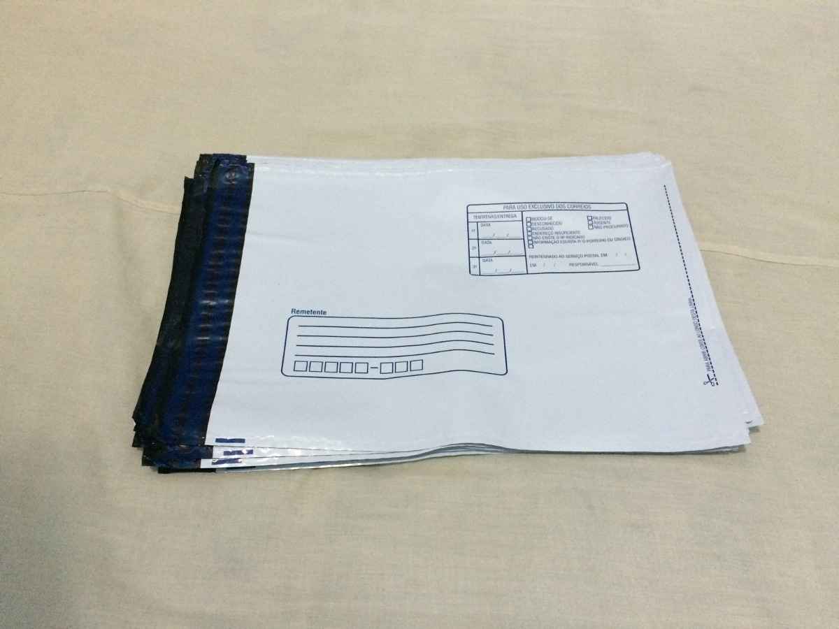 Envelope adesivado de correio personalizado