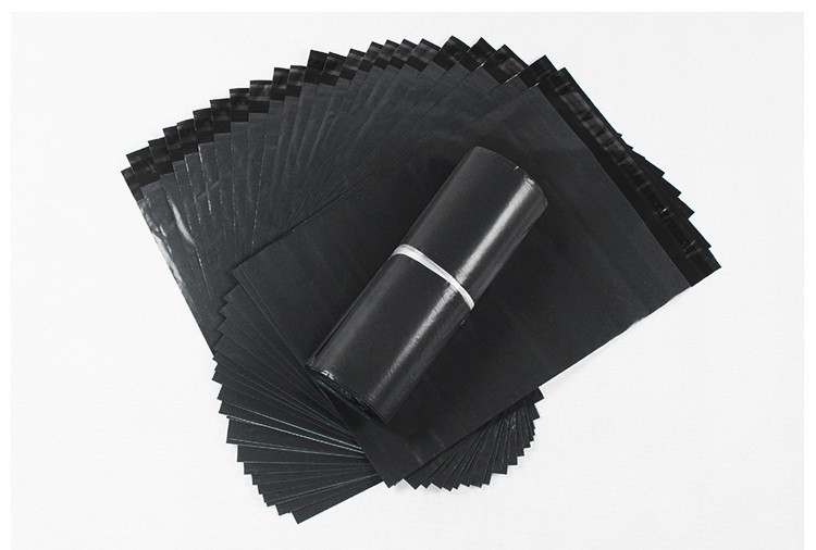 Envelope coextrusado preto